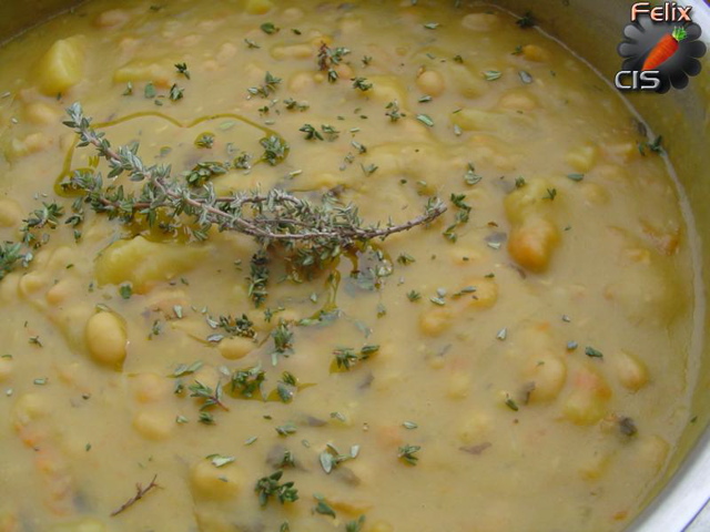 Zuppa di Fagioli e Piselli Secchi