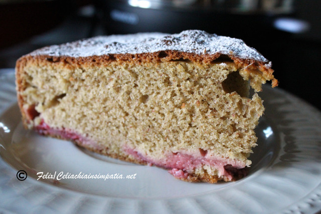 Torta alle Mandorle Pistacchi e Fragole