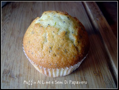 Muffins Al Lime e Semi Di Papavero Muffins Al Lime e Semi Di Papavero