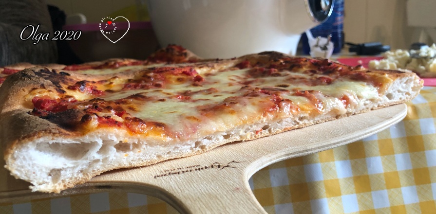 Pizza in Teglia ad Alta Idratazione (metodo poolish)