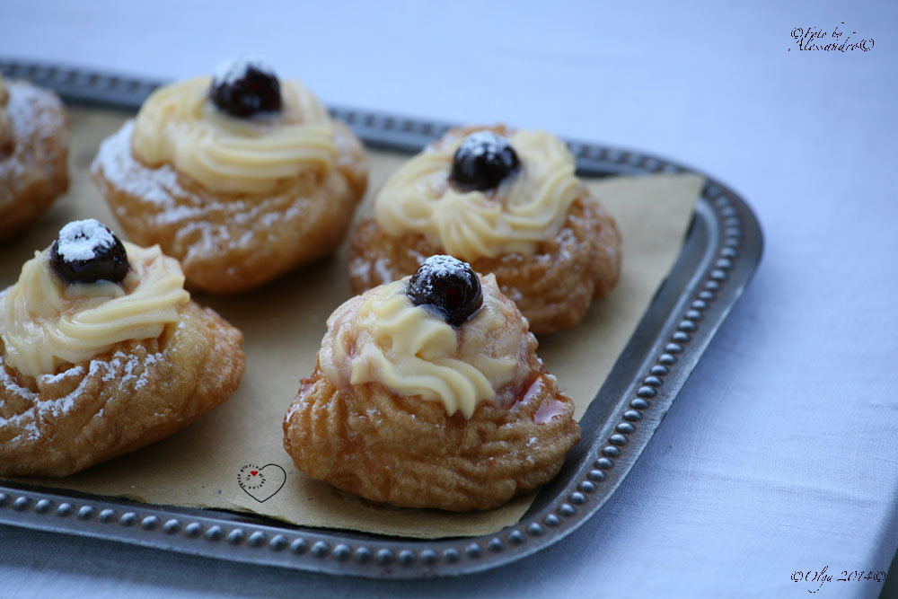 Zeppole Fritte di Pasta Choux alla Crema